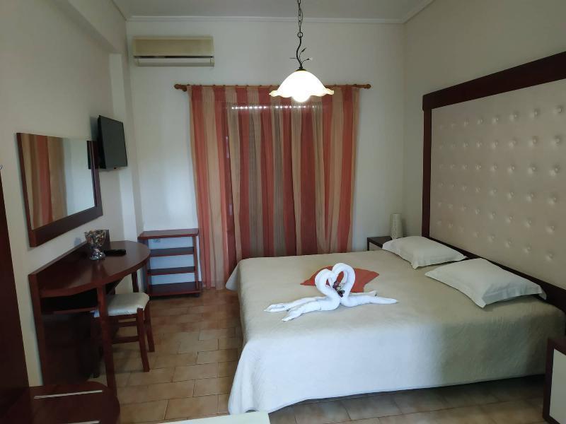 Eleni'S Garden & Castello Suites Alykanas  Exterior foto