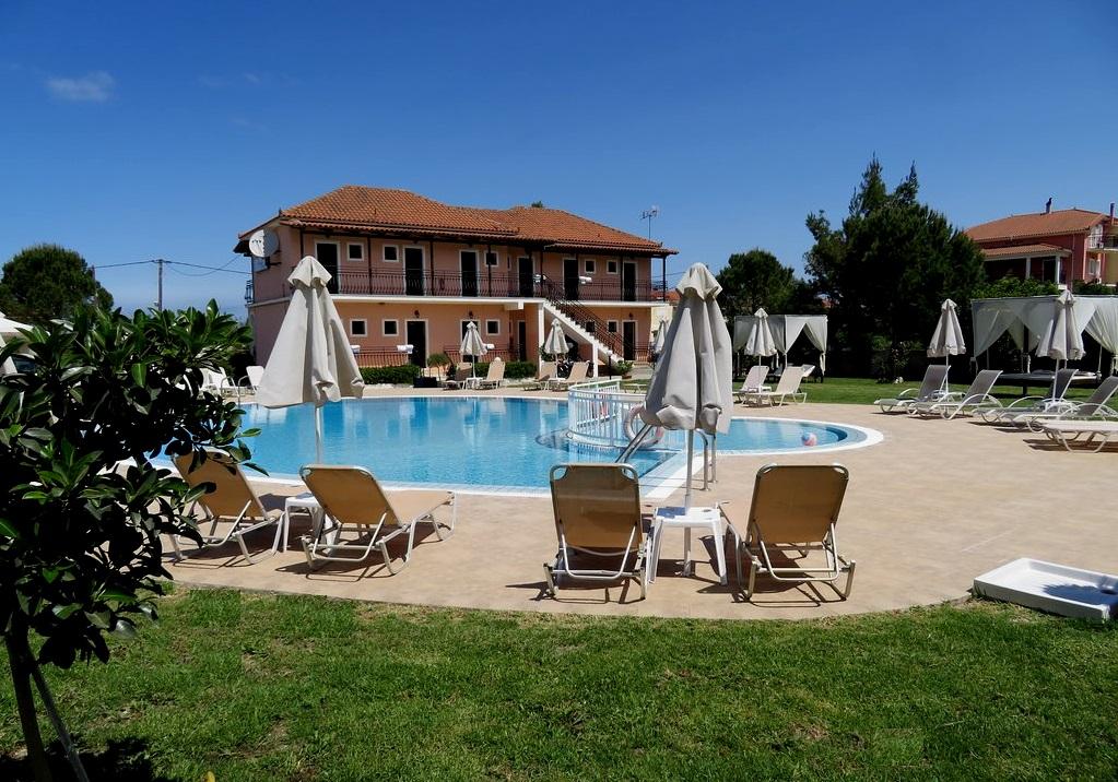 Eleni'S Garden & Castello Suites Alykanas  Exterior foto